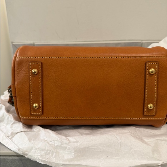 New! Dooney & Bourke Florentine Leather Tassel Shoulder Bag - Picture 5 of 11